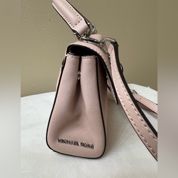 Michael Kors Embellishments Crossbody NWOT - Picture 3 of 16